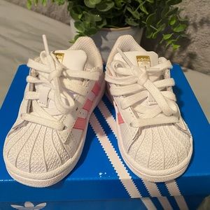 Adidas Superstar Girl sneakers